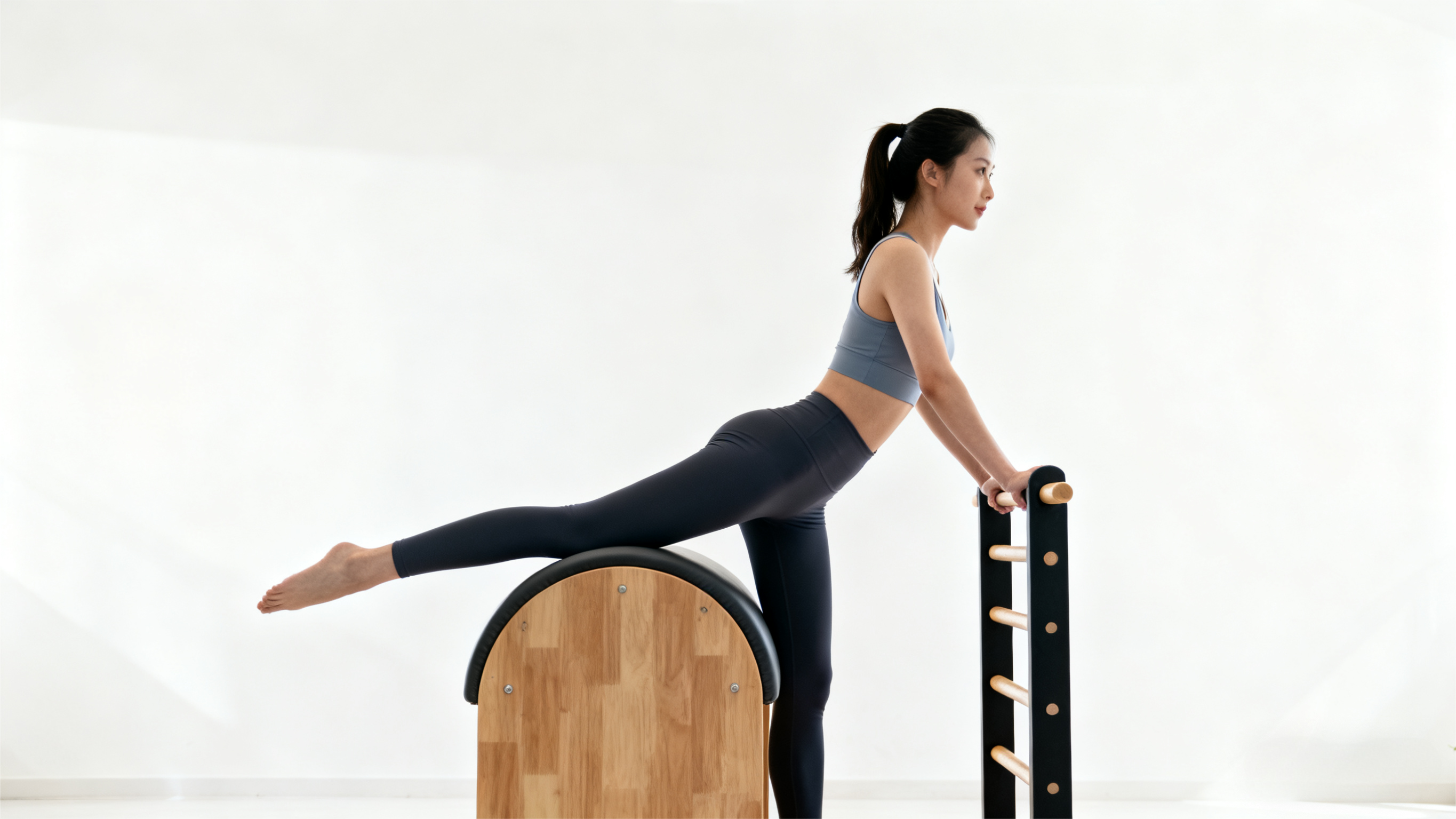 Pilates and Female Posture Shaping: Create Tight Lines, Enhance Temperament